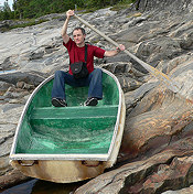 Ami Calmant ramant sur une mer de roche